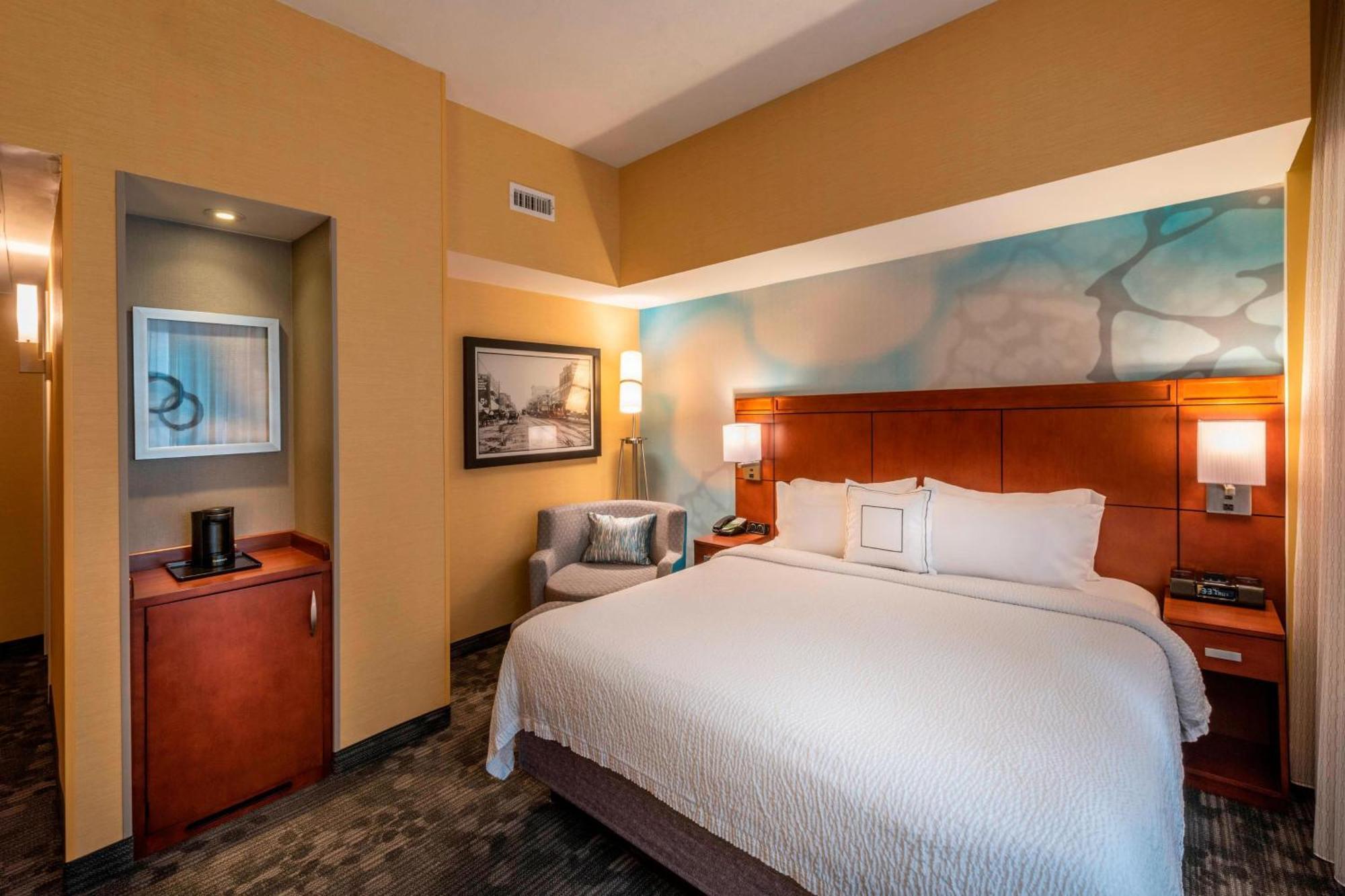 King Room,1632227214:JPEG