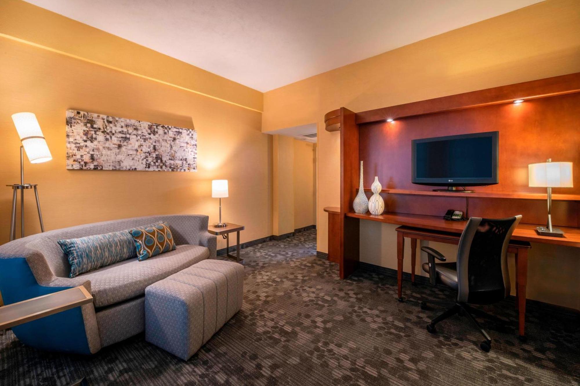 One-Bedroom Suite,1632227207:JPEG
