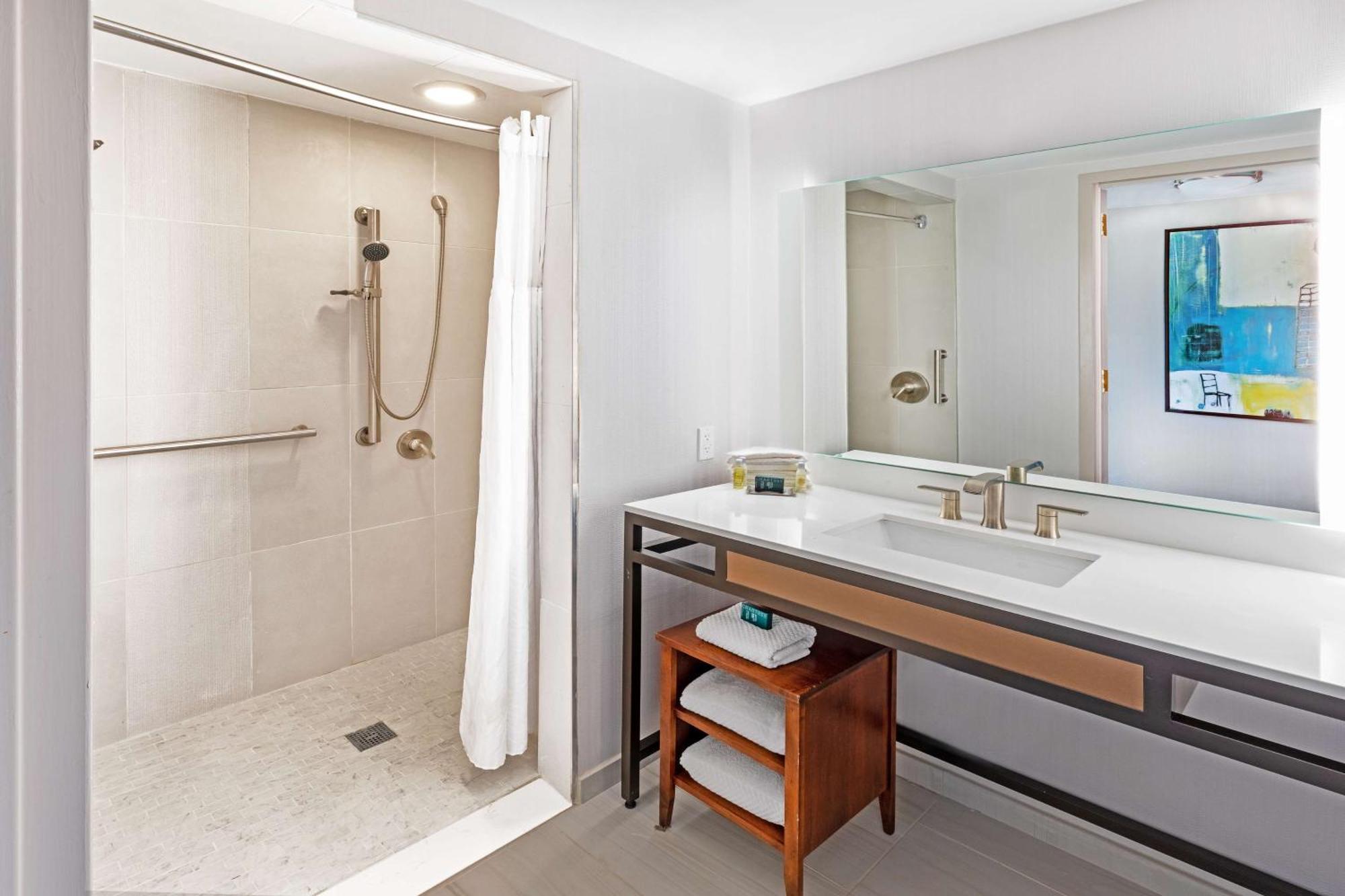 Queen Room Two Queen Beds Roll Shower Mobility Access